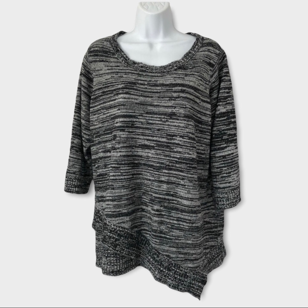 🧶 CLEARANCE Croft & Barrow Black & White Angled Hem Sweater